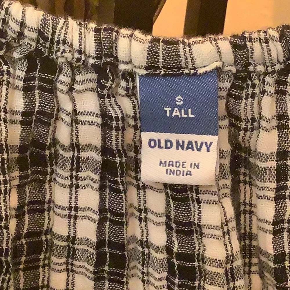 Top - Picture 2 of 4